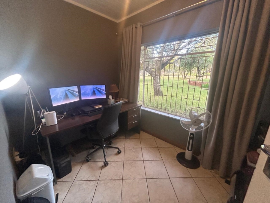 4 Bedroom Property for Sale in Hartbeesfontein AH North West